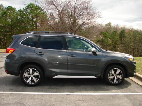 Used 2020 Subaru Forester Touring image 11