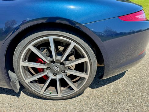 Used 2013 Porsche 911 Carrera S Coupe RWD image 17