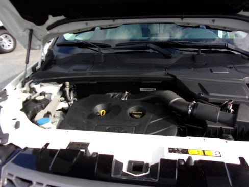 Used 2016 Land Rover Discovery Sport SE image 15