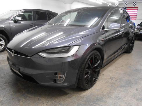 Used 2019 Tesla Model X Performance AWD/4WD image 2