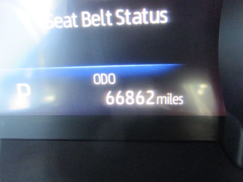 Used 2021 Toyota Highlander AWD Platinum V6 image 3