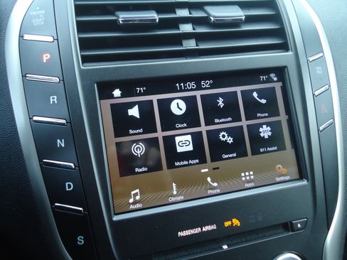 Used 2017 Lincoln MKC Select image 15