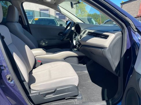 Used 2016 Honda HR-V LX image 16