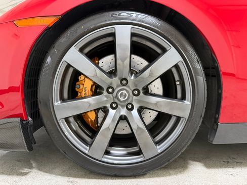 Used 2010 Nissan GT-R Premium AWD/4WD image 13