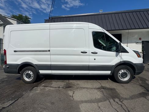 Used 2017 Ford Transit 250 148 Medium Roof RWD image 6