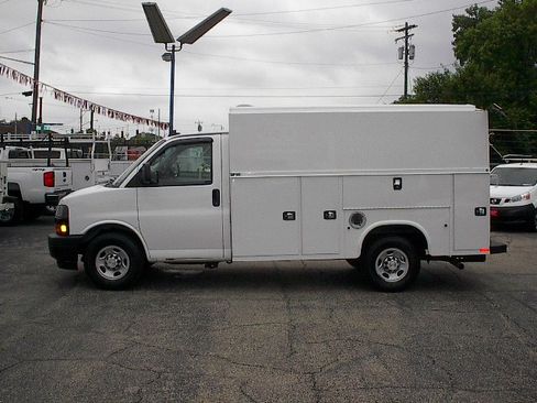 Used 2020 Chevrolet Express 3500 UNAVAIL RWD image 13