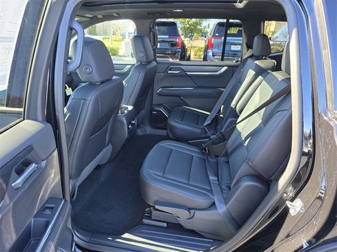 New 2026 GMC Acadia Elevation image 25