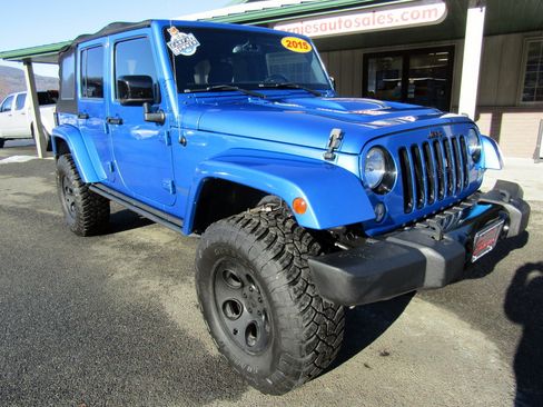 Used 2015 Jeep Wrangler Altitude image 2