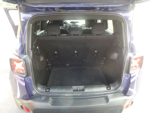 Used 2021 Jeep Renegade Latitude image 17