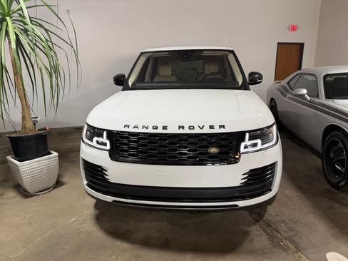 Used 2019 Land Rover Range Rover HSE image 7