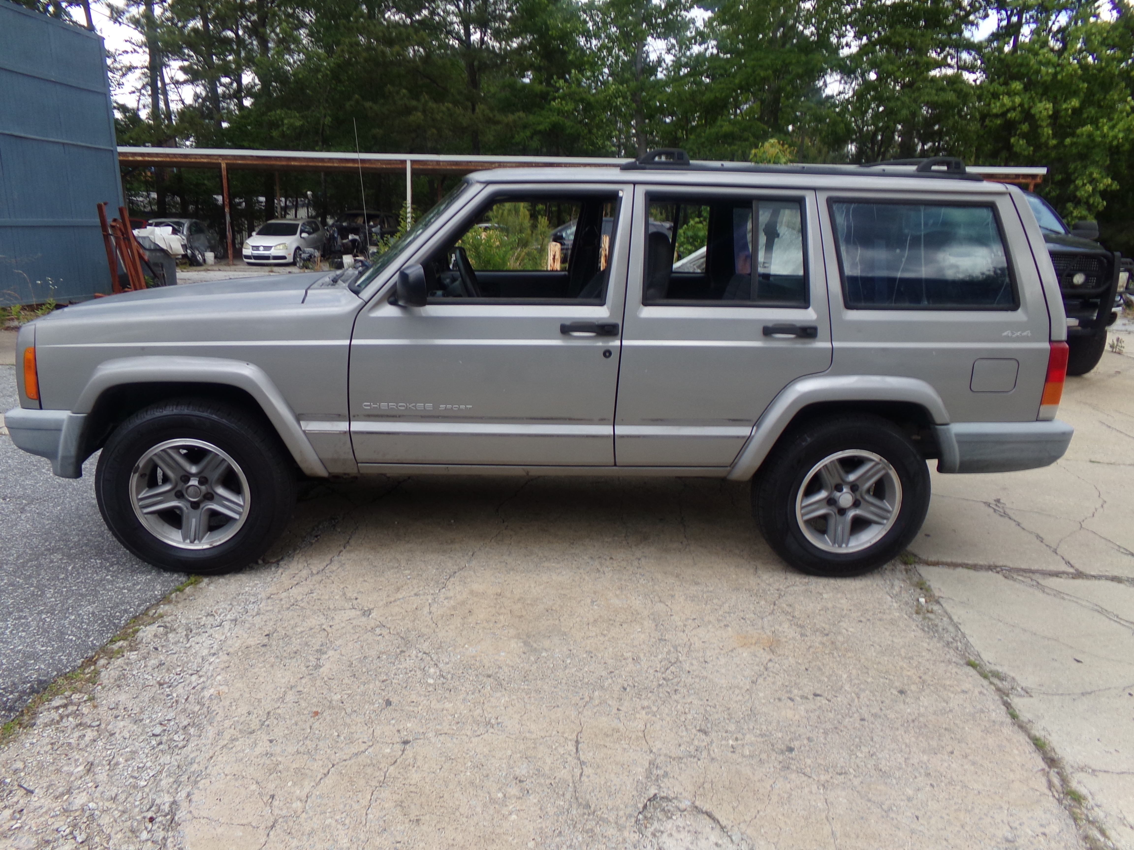 Used 2000 Jeep Cherokee Sport AWD/4WD image 2