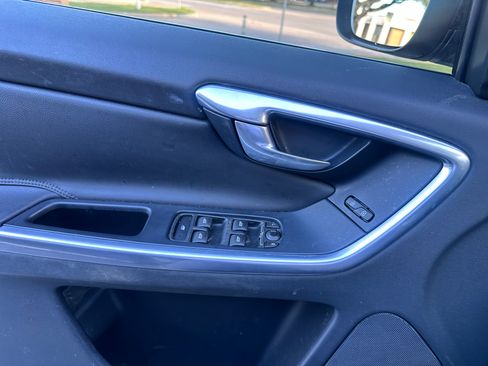 Used 2015 Volvo XC60 T5 image 18