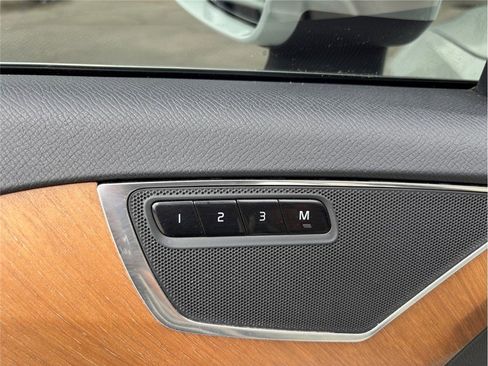 Used 2021 Volvo XC90 T6 Momentum image 23