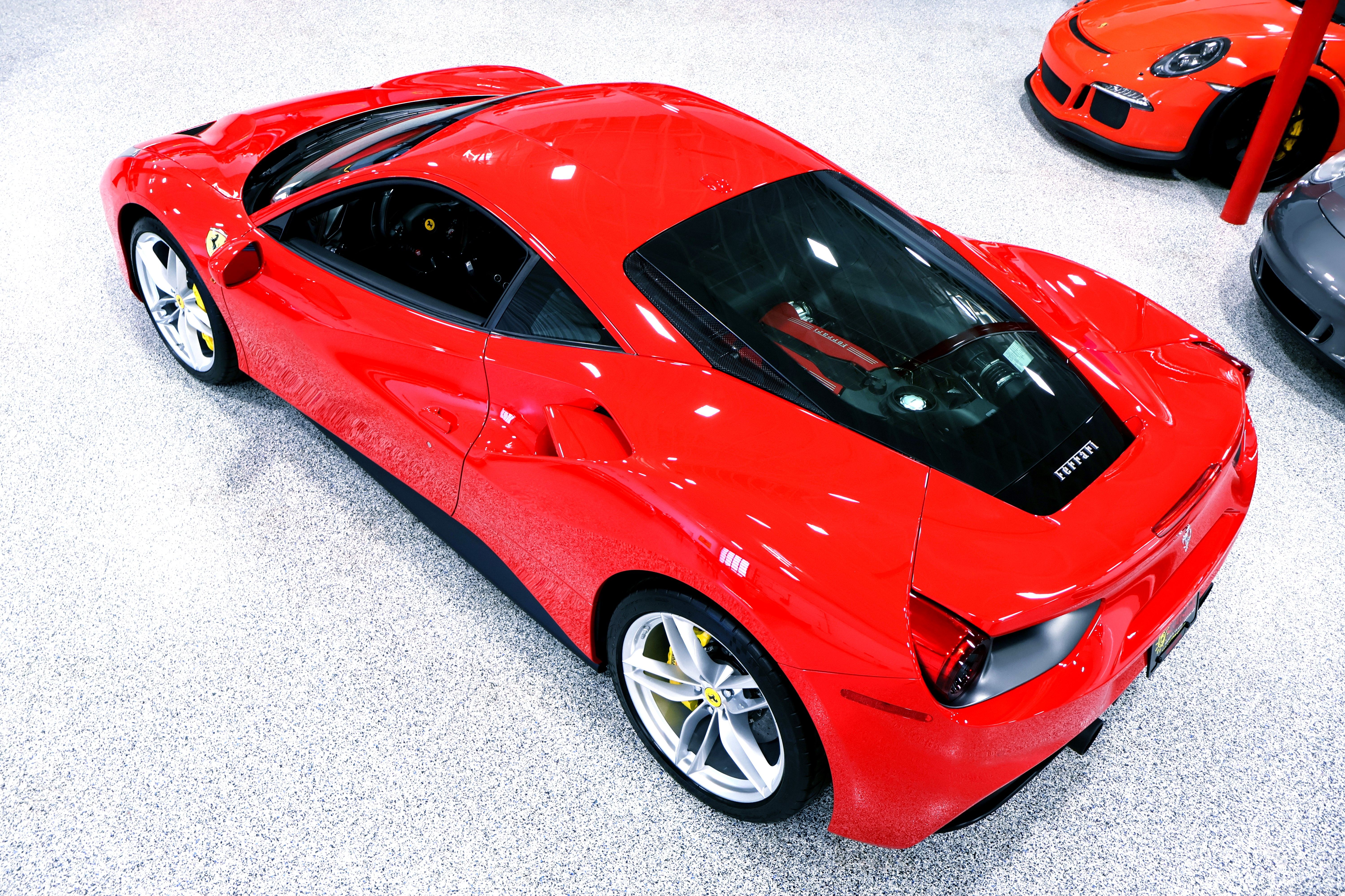 Used 2018 Ferrari 488 GTB RWD image 9