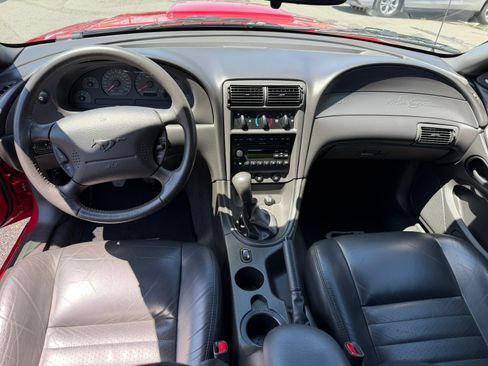 Used 2001 Ford Mustang GT Convertible RWD image 14
