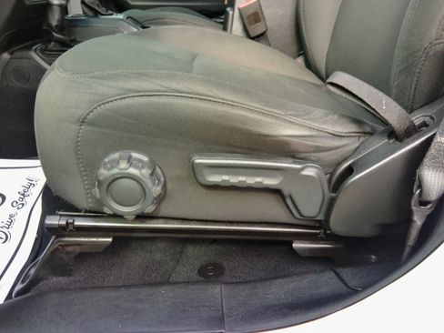 Used 2018 Jeep Wrangler Unlimited Sport image 45