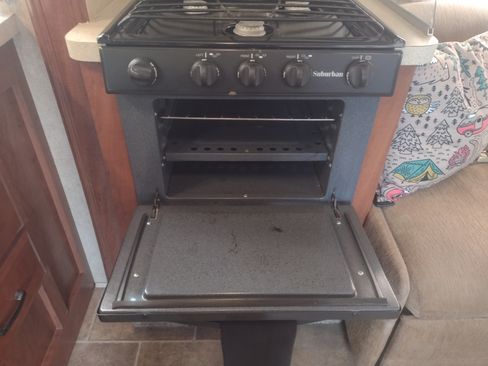 Used 2011 Ford E-450 and Econoline 450 image 37