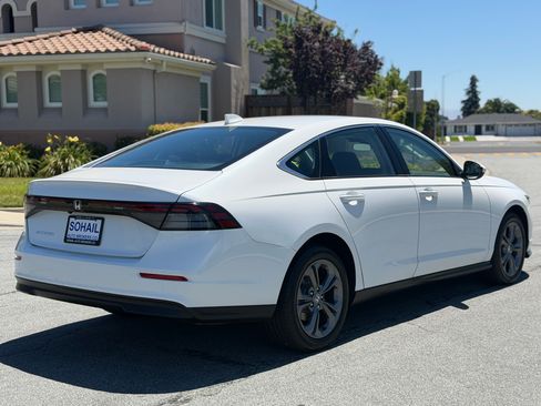 Used 2024 Honda Accord EX image 8