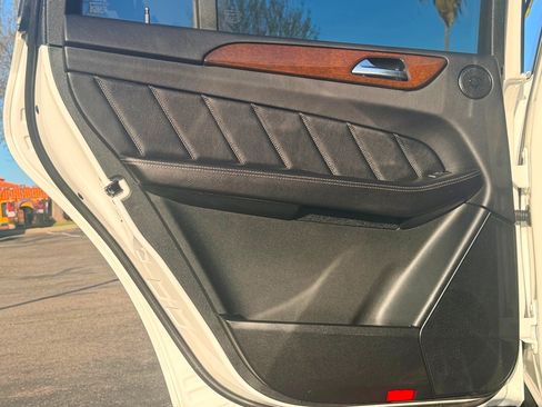 Used 2015 Mercedes-Benz GL 450 image 24