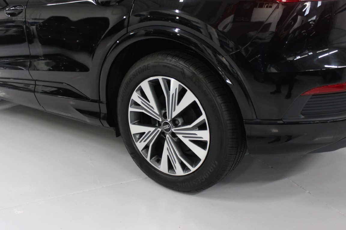 Used 2025 Audi Q4 e-tron Premium RWD image 11