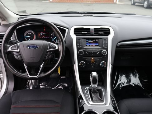 Used 2013 Ford Fusion SE image 17