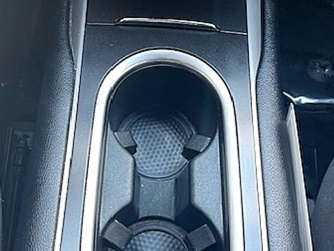 Used 2019 Lincoln MKC Select image 32