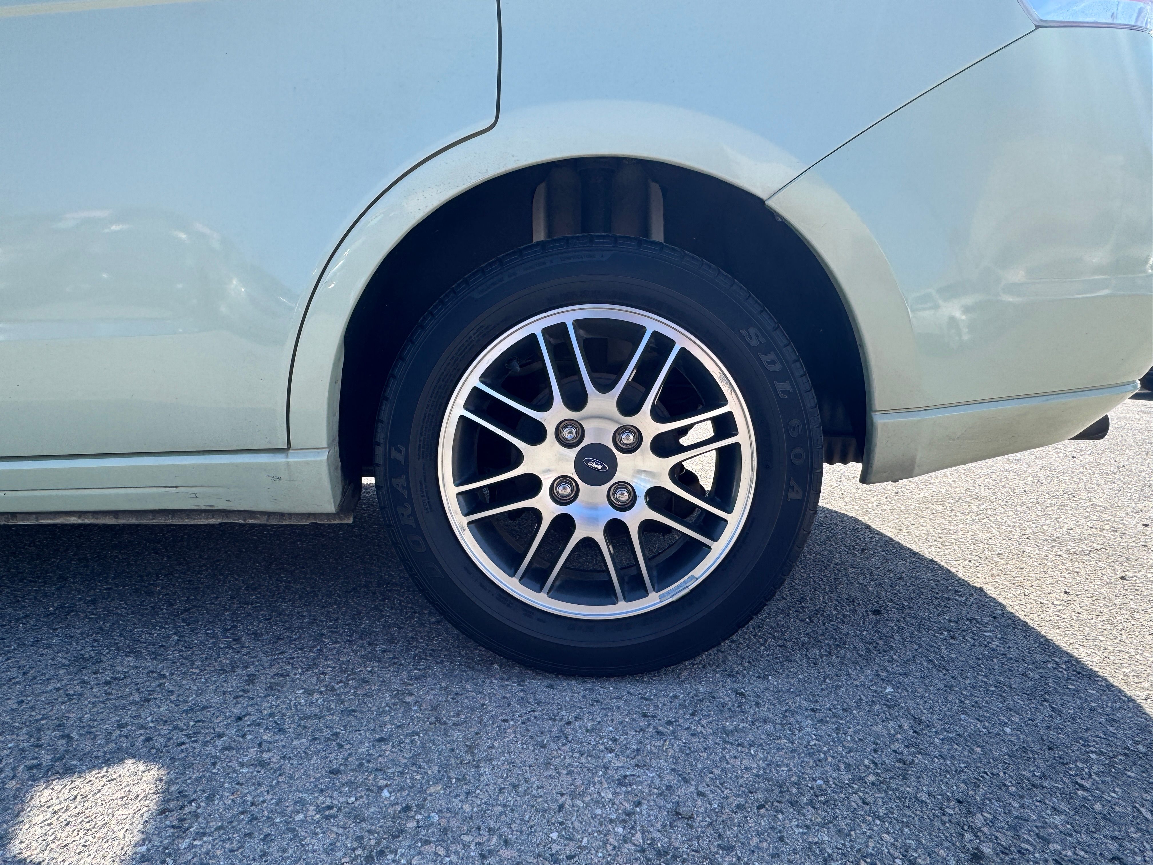 Used 2010 Ford Focus SE Sedan FWD image 15