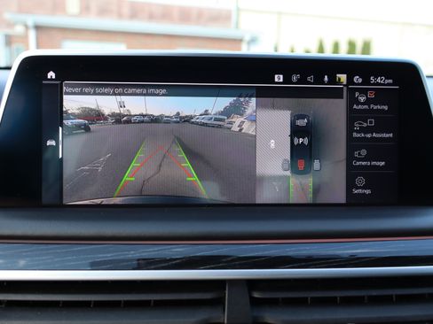 Used 2021 BMW 750i xDrive image 29