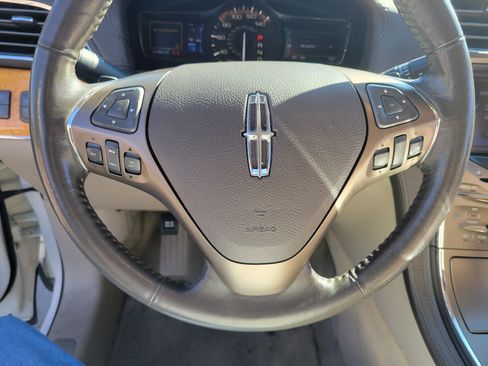Used 2013 Lincoln MKX image 15