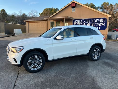 Used 2021 Mercedes-Benz GLC 300 image 2