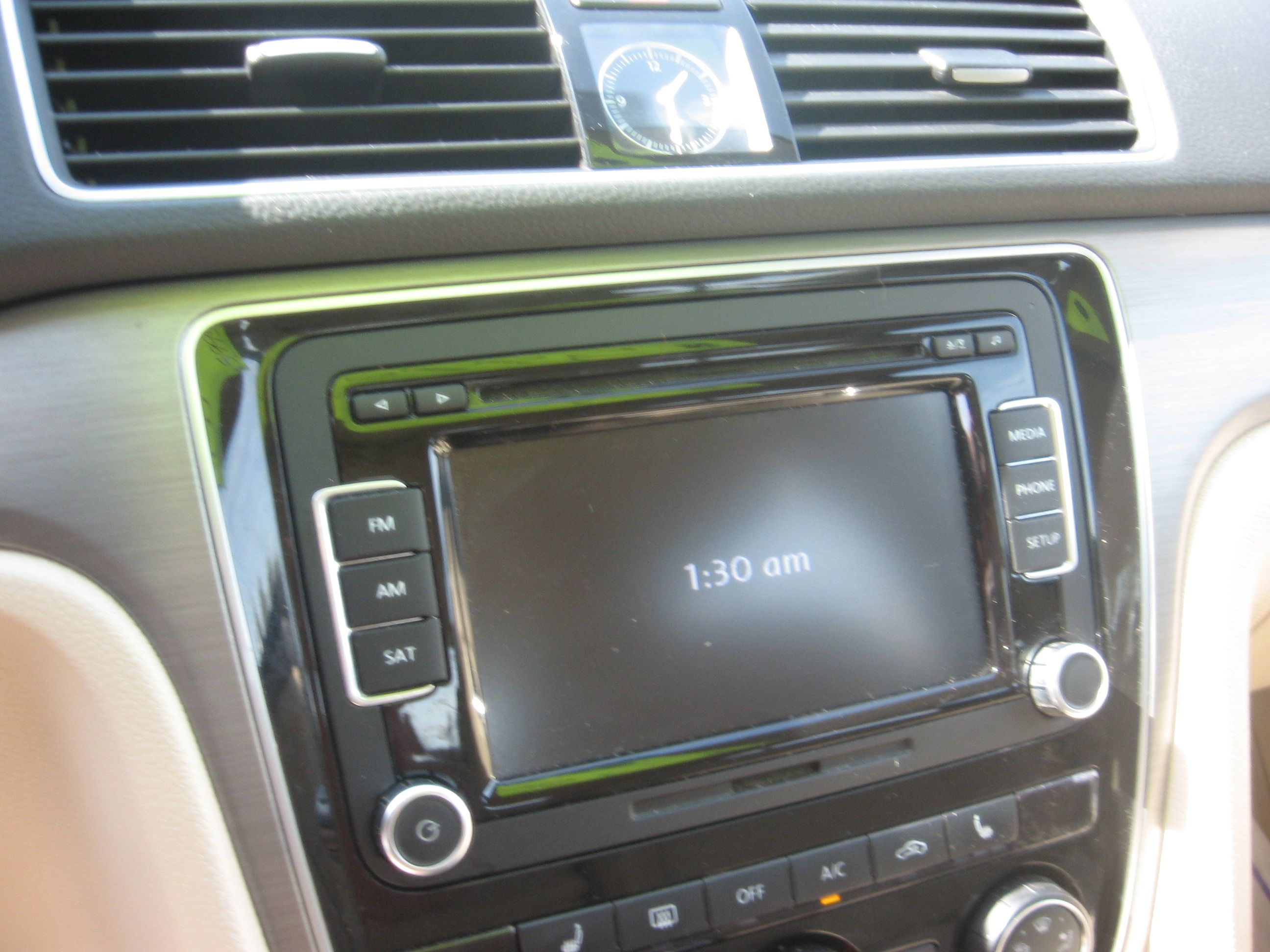 Used 2014 Volkswagen Passat 2.5 SE FWD image 11