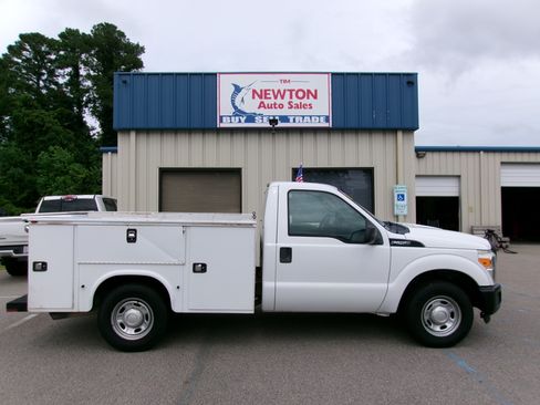 Used 2016 Ford F250 2WD Regular Cab Super Duty image 6
