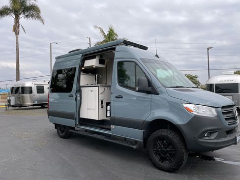 Used 2021 Mercedes-Benz Sprinter 4500 image 5