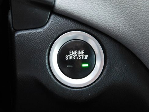 Used 2019 Chevrolet Equinox LS image 17