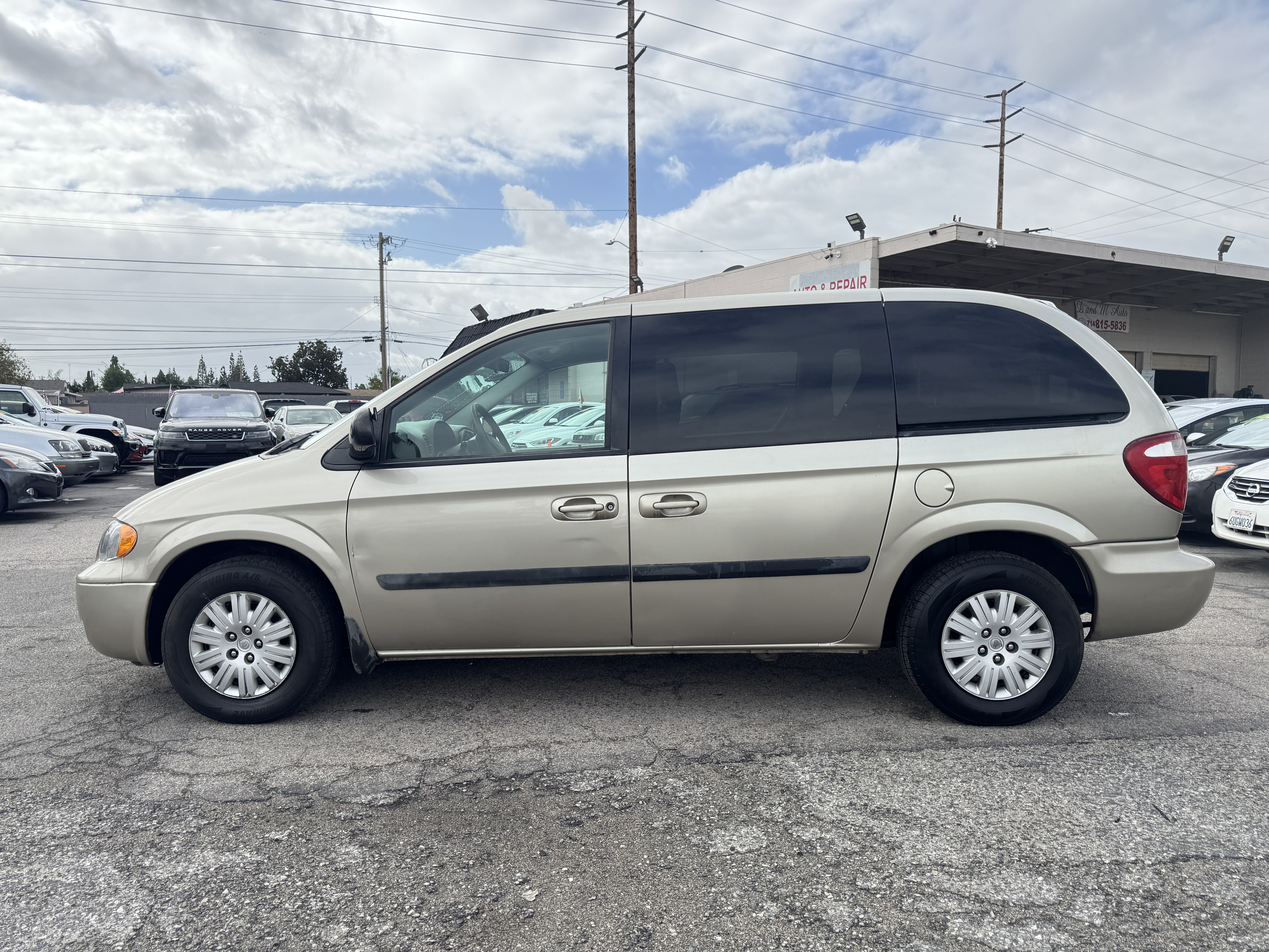 Used 2006 Chrysler Town & Country UNAVAIL FWD image 5