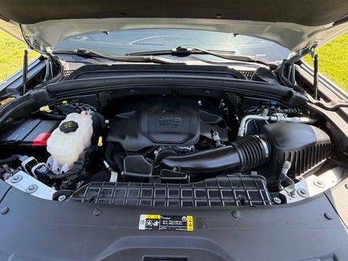 Used 2023 Jeep Grand Cherokee L Summit AWD/4WD image 24