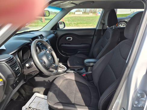 Used 2019 Kia Soul ! image 7