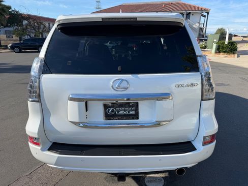 Used 2017 Lexus GX 460 Premium image 10