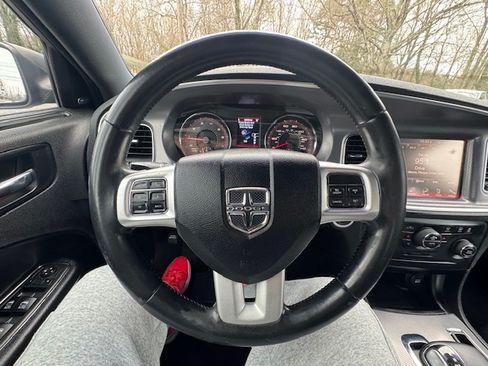 Used 2013 Dodge Charger SXT image 17