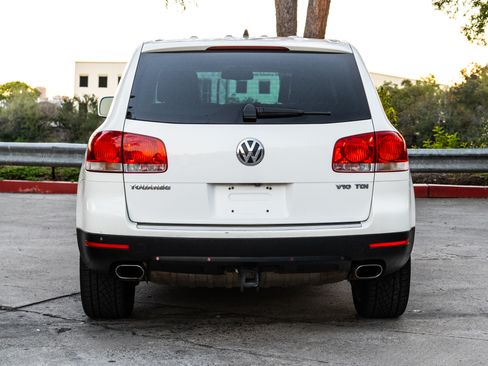 Used 2006 Volkswagen Touareg V10 TDI image 21
