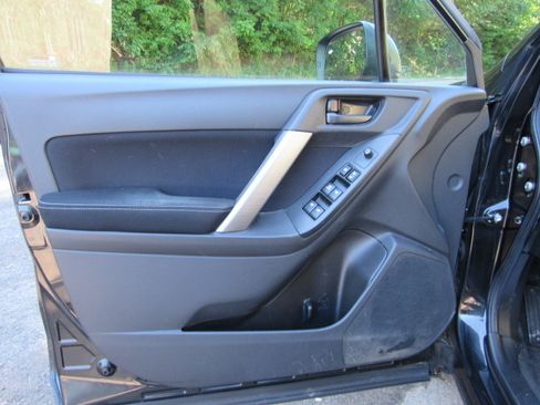 Used 2014 Subaru Forester 2.5i AWD/4WD image 14