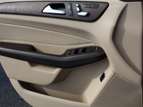 Used 2019 Mercedes-Benz GLE 400 image 18