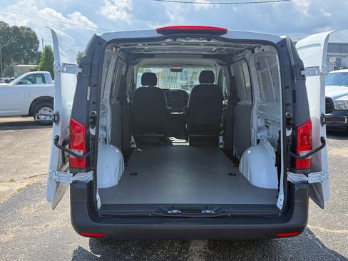 Used 2018 Mercedes-Benz Metris image 6