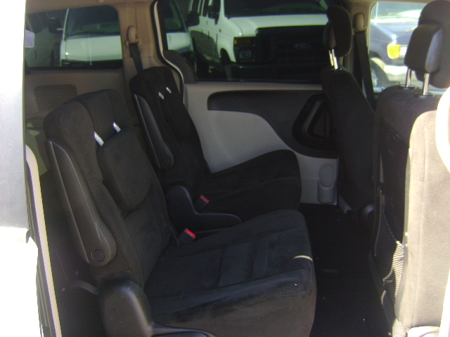 Used 2015 Dodge Grand Caravan SXT FWD image 8