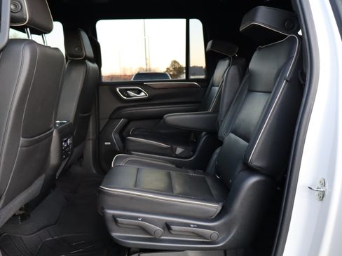 Used 2021 Chevrolet Suburban Premier image 16