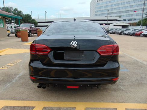 Used 2014 Volkswagen Jetta GLI Autobahn image 7