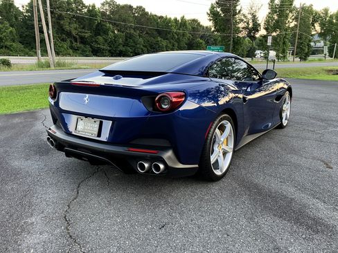 Used 2019 Ferrari Portofino UNAVAIL RWD image 6