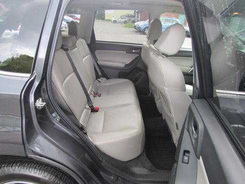 Used 2014 Subaru Forester 2.5i Limited AWD/4WD image 18