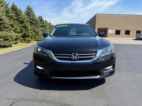 Used 2015 Honda Accord Sport image 2