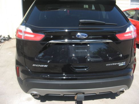 Used 2020 Ford Edge AWD Titanium image 5
